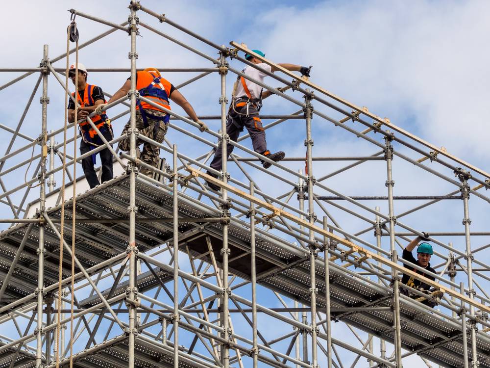 Can Scaffolding Survive Strong Winds and Storms?