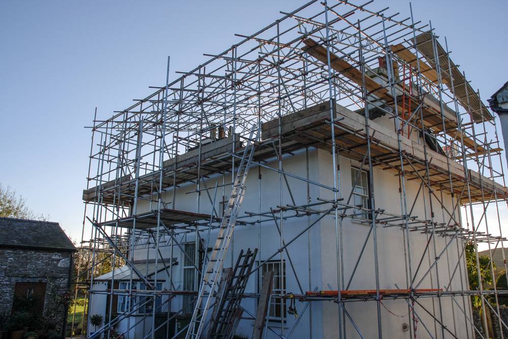 Using Temporary Roofing with Scaffolding