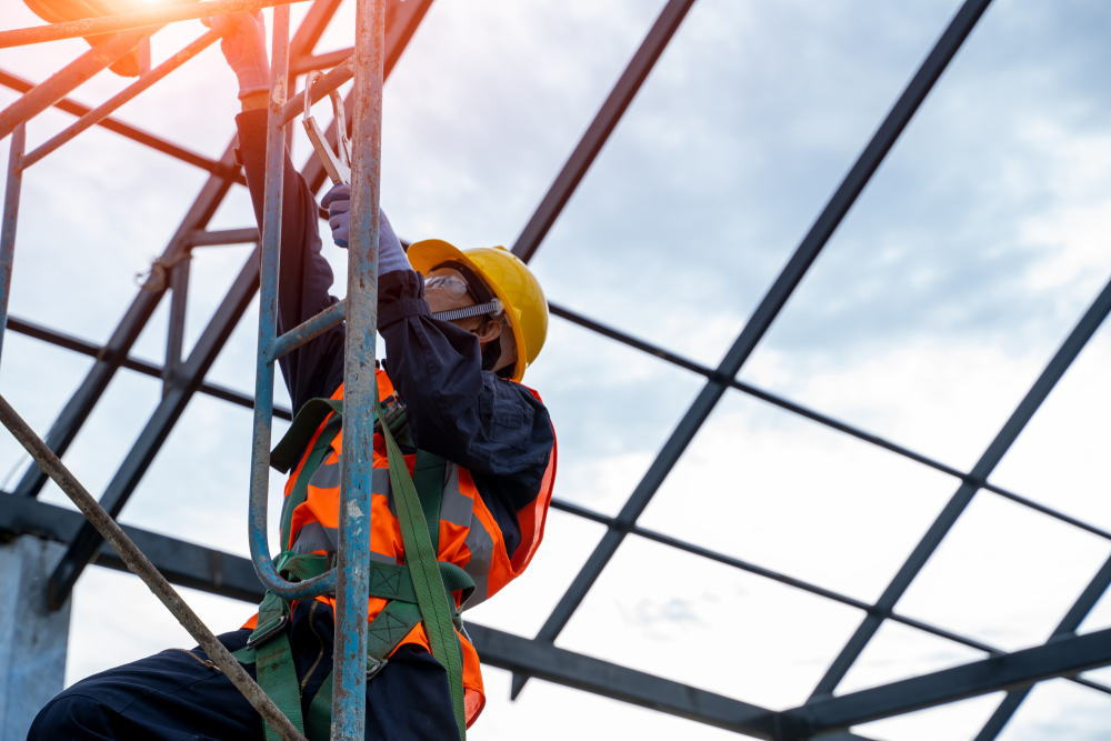 Scaffolding vs Ladders: Which is the Right Choice for Your Project?
